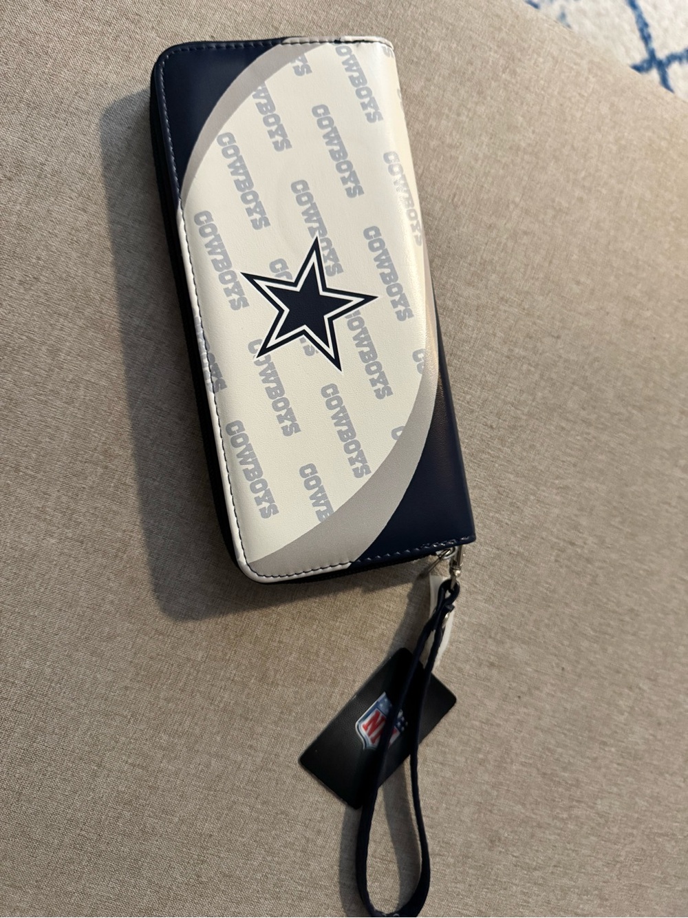 NFL Cowboys Navy and White Zip-Around Wristlet Wallet